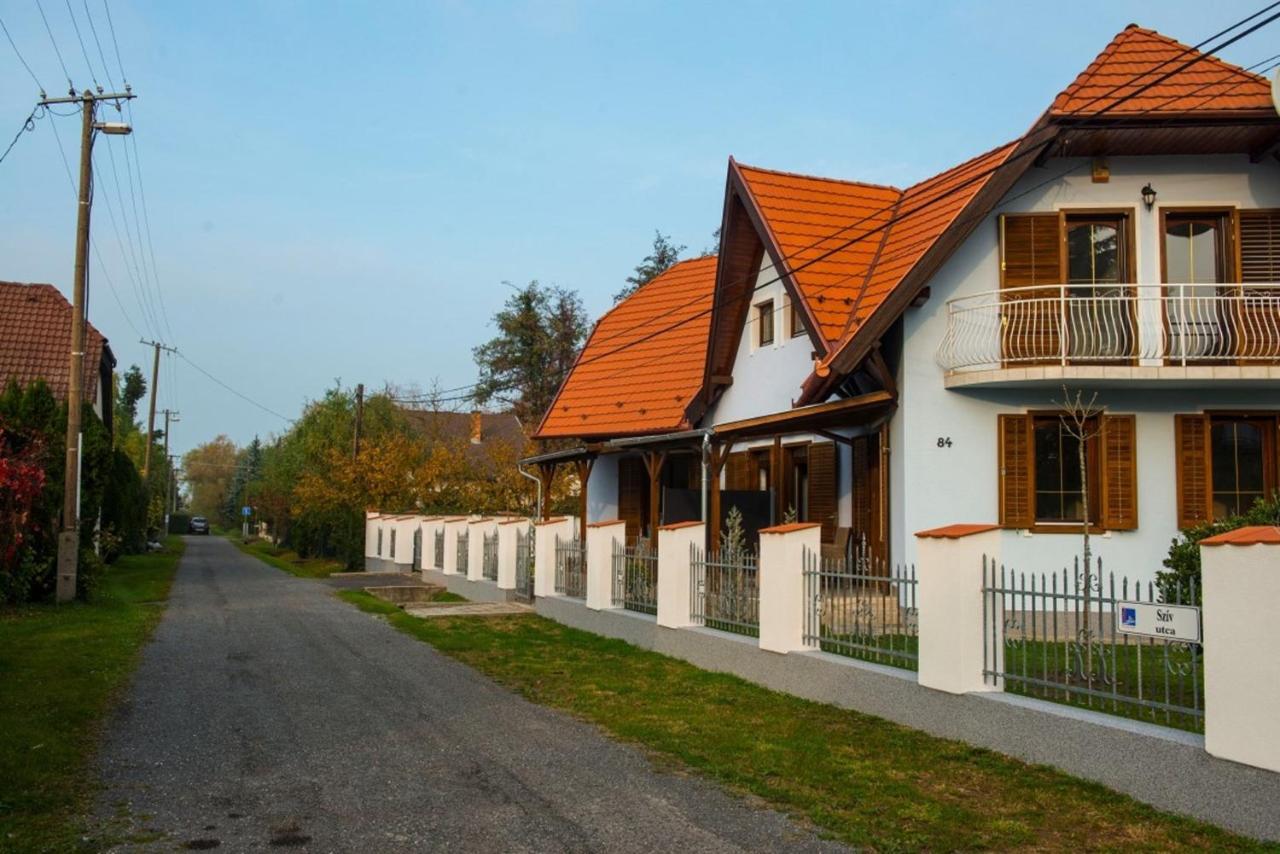 Holiday Home In Balatonmariafuerdo 35629 Kültér fotó